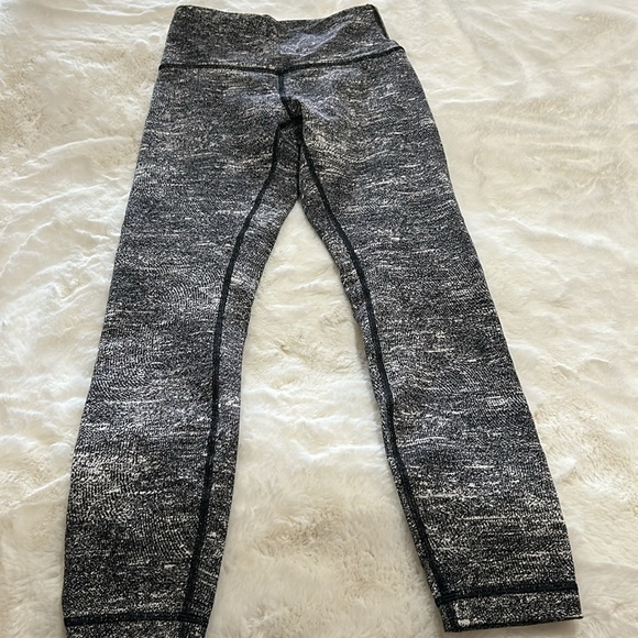 Lululemon Raw Edge Legging - Picture 5 of 10